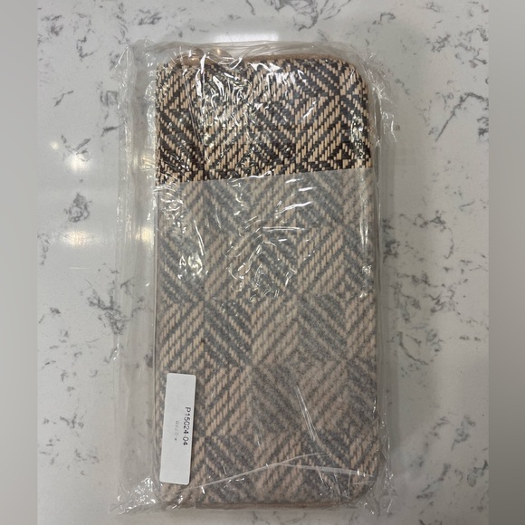 raffia straw zipper clutch wallet - holds 12 cards plus cash - Picture 4 of 8